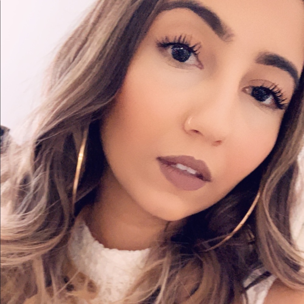 Meet your Posher, Haissa